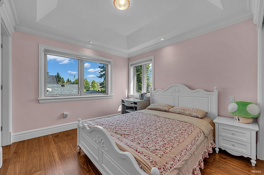 1019 W 47th Avenue Vancouver, BC - 24