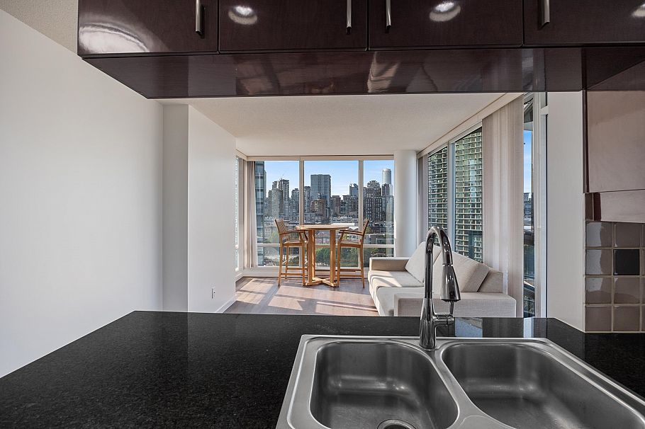 1901 1033 Marinaside Crescent Vancouver, BC - 22