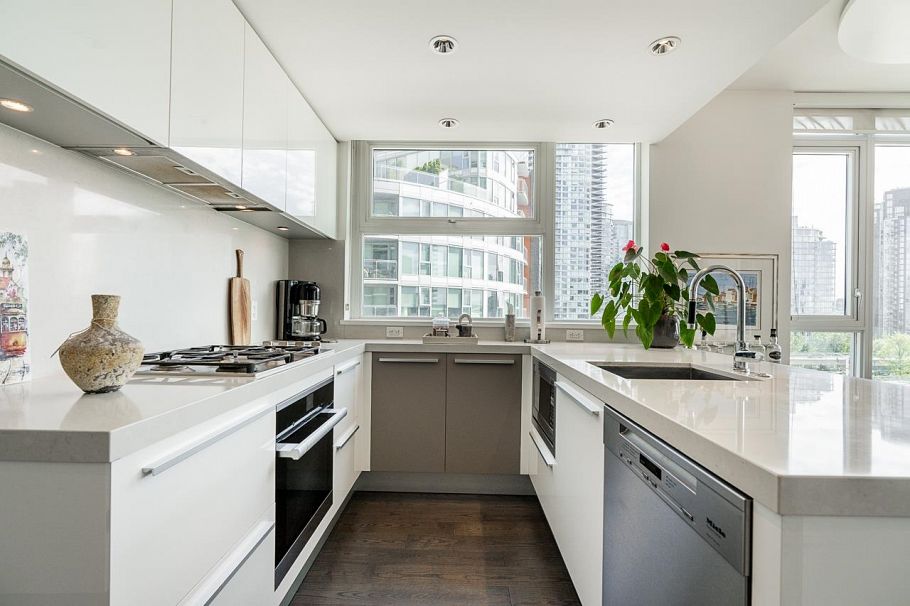 707 1351 Continental Street Vancouver, BC - 10