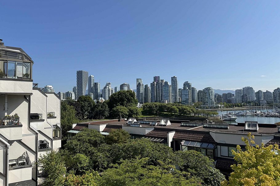 21 1201 Lamey's Mill Road Vancouver, BC - 13