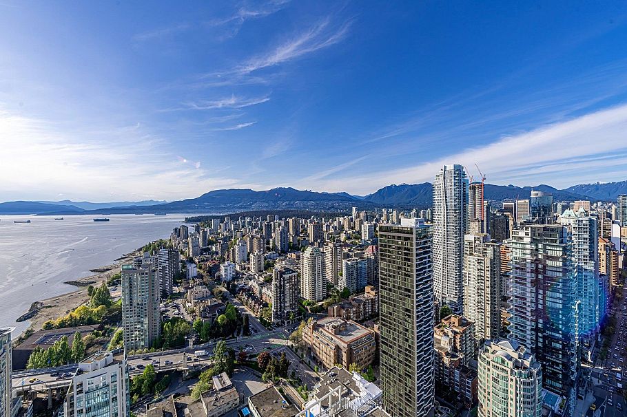 5601 1480 Howe Street Vancouver, BC - 2