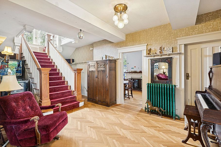 1617 W Grand Boulevard North Vancouver, BC - 9