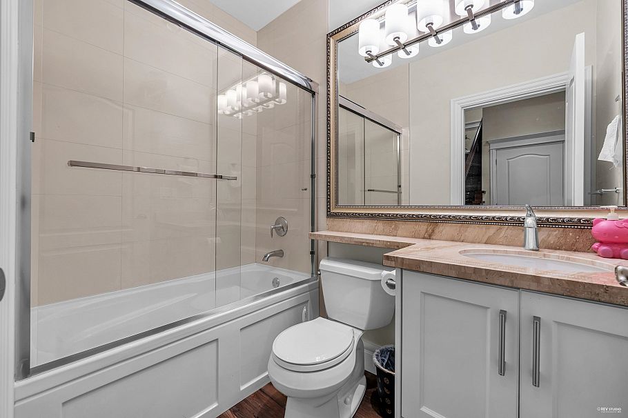 1019 W 47th Avenue Vancouver, BC - 26