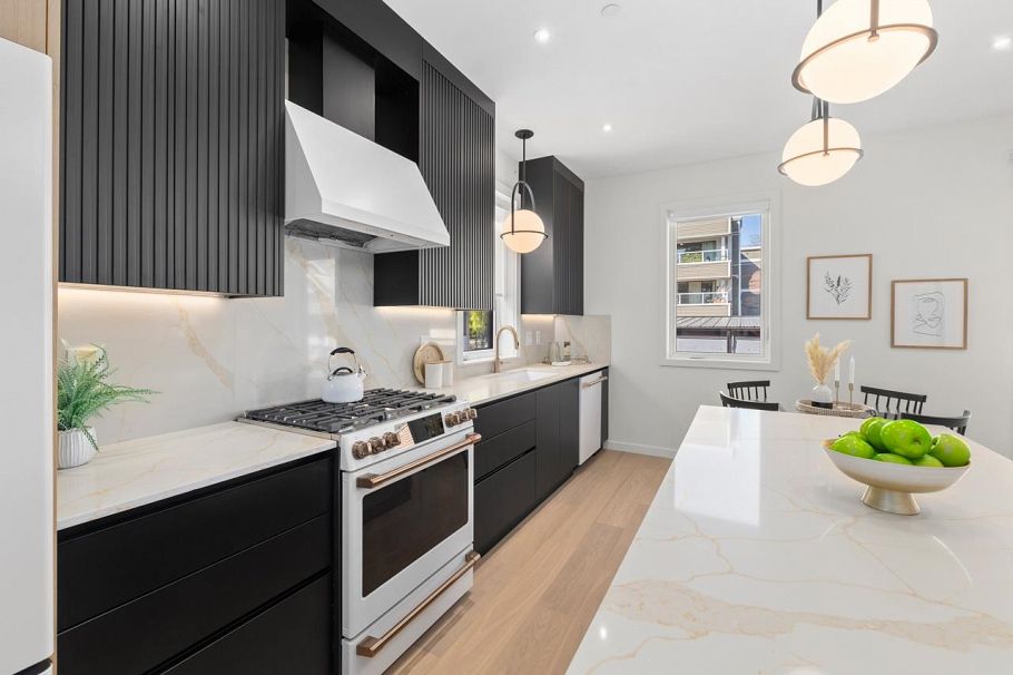 679 W 18th Avenue Vancouver, BC - 9