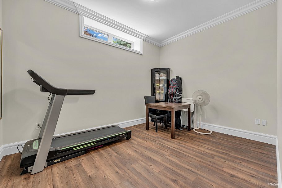 1019 W 47th Avenue Vancouver, BC - 30