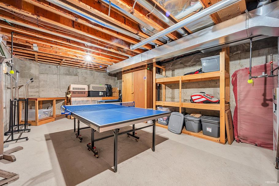 3945 Braemar Place North Vancouver, BC - 34