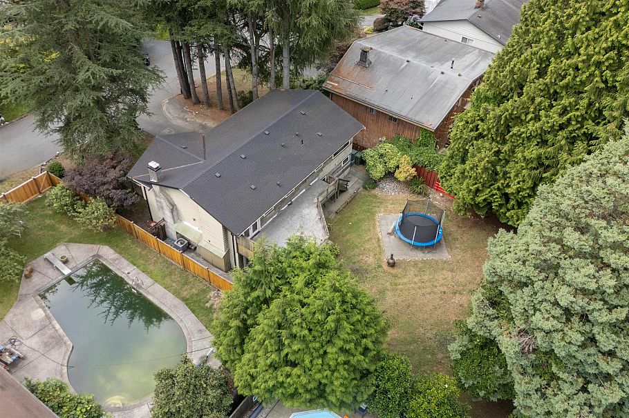 2488 Belloc Street North Vancouver, BC - 32