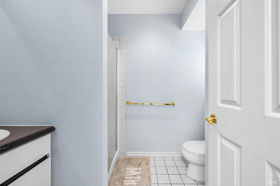 3945 Braemar Place North Vancouver, BC - 28