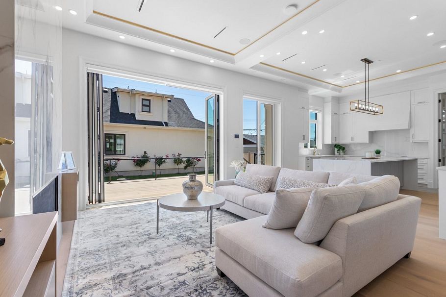 2246 W 20th Avenue Vancouver, BC - 10