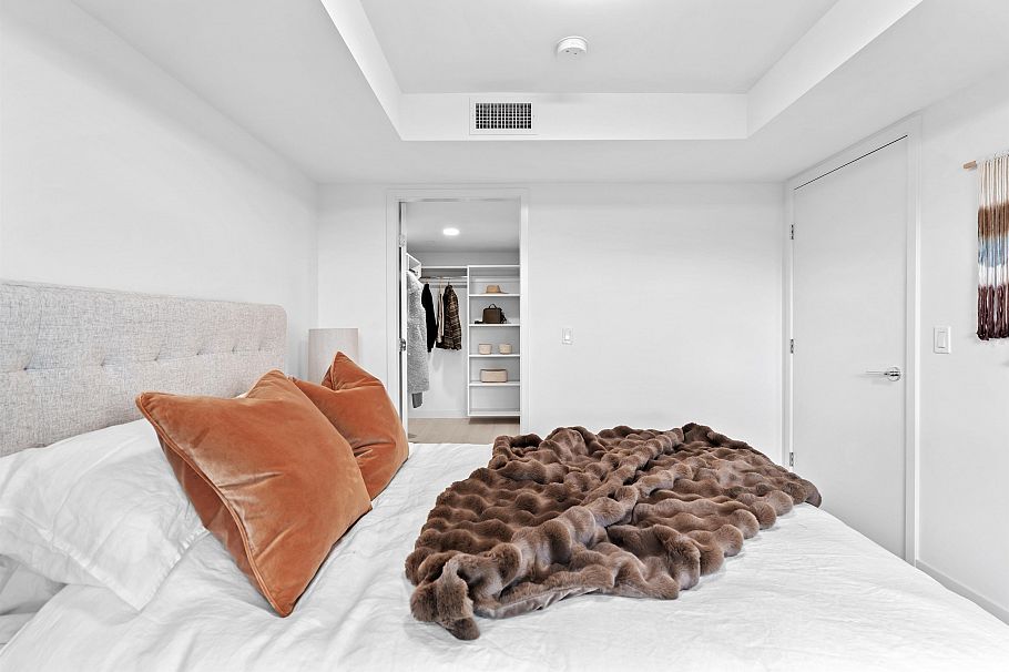 310 2419 Grant Street Vancouver, BC - 18