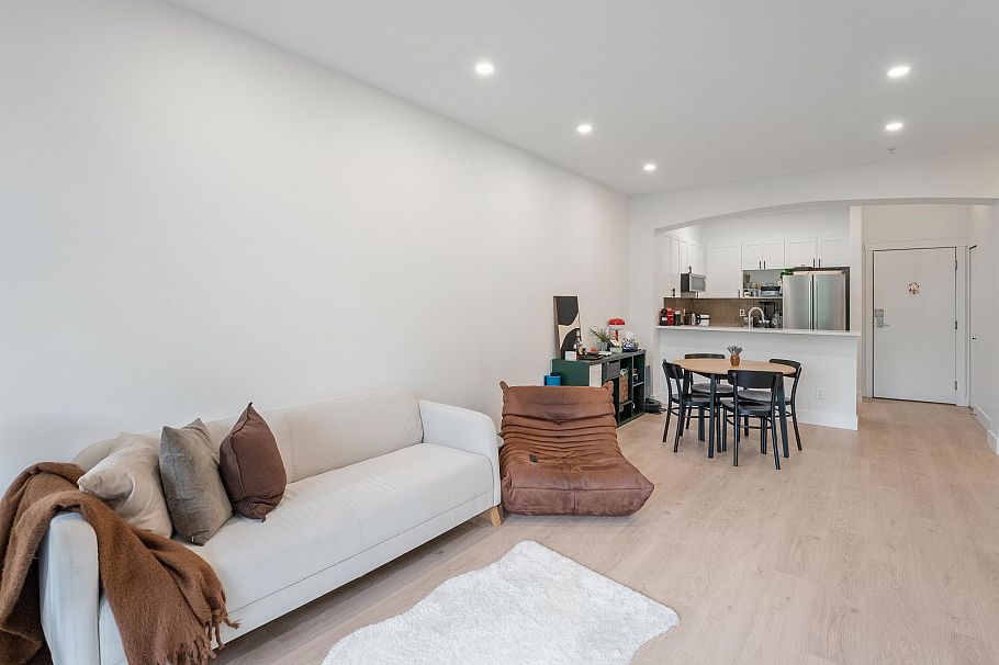 320 2280 Wesbrook Mall Vancouver, BC - 7