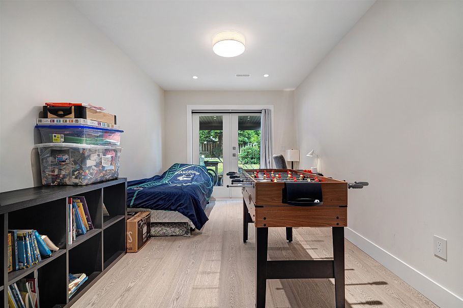 2488 Belloc Street North Vancouver, BC - 23