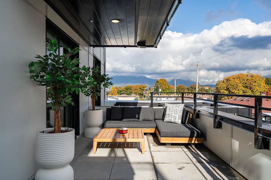 303 2419 Grant Street Vancouver, BC - 28