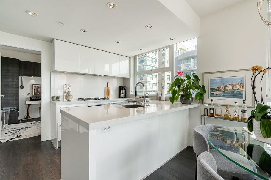 707 1351 Continental Street Vancouver, BC - 9