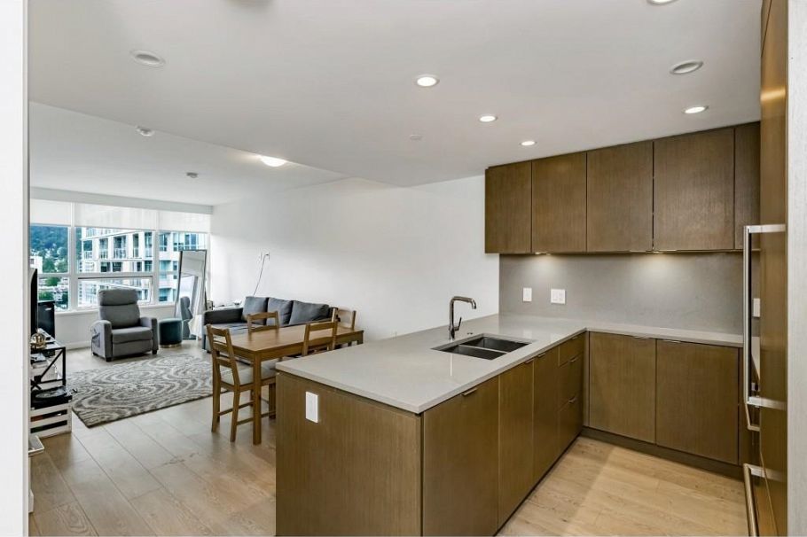 1401 112 E 13th Street North Vancouver, BC - 3