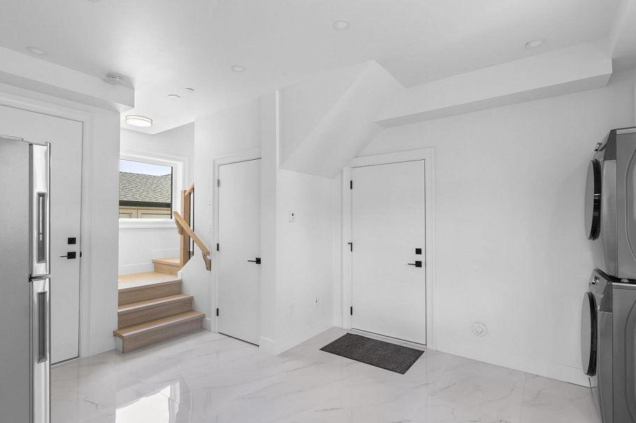 2246 W 20th Avenue Vancouver, BC - 37