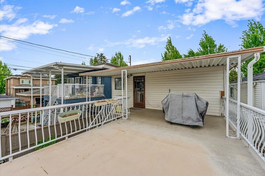 6549 Lancaster Street Vancouver, BC - 12