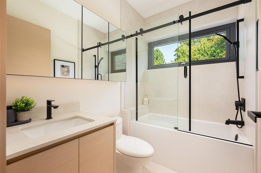 4477 Wallace Street Vancouver, BC - 29