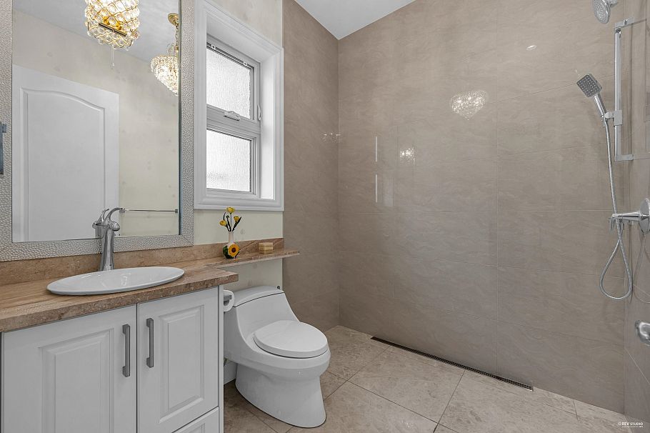 1019 W 47th Avenue Vancouver, BC - 19