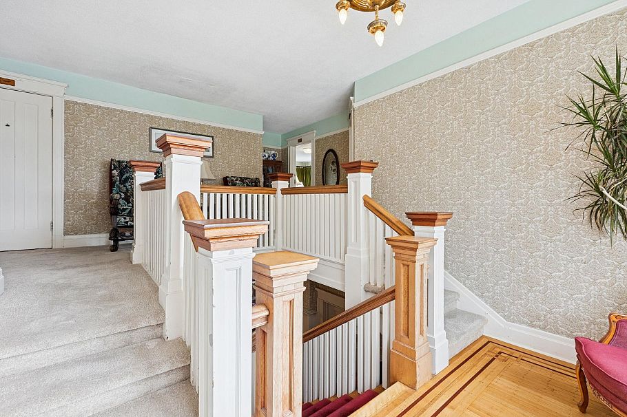 1617 W Grand Boulevard North Vancouver, BC - 22