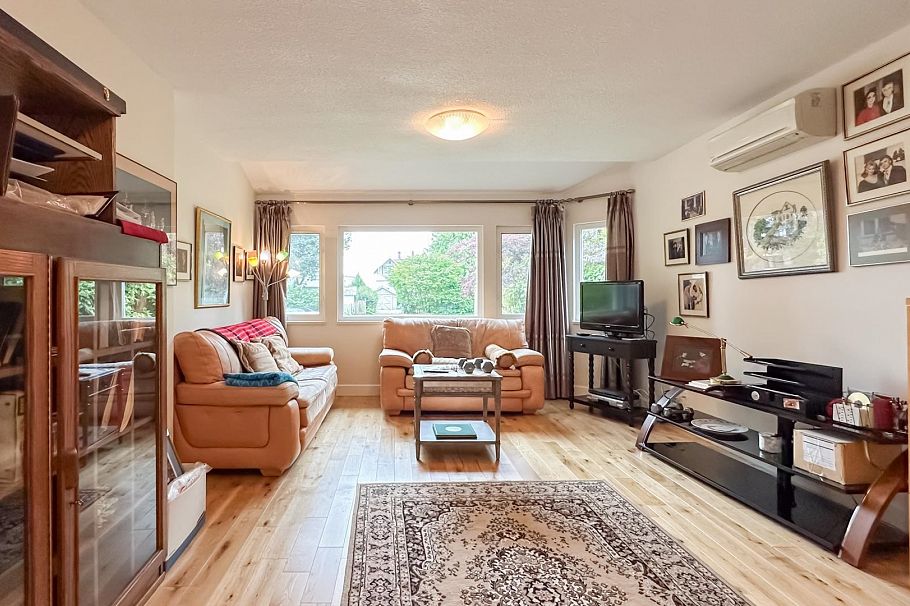 880 W 19th Street North Vancouver, BC - 17