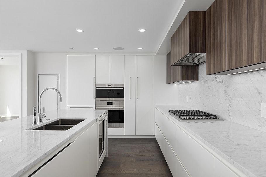 2205 7418 Paulson Street Vancouver, BC - 2