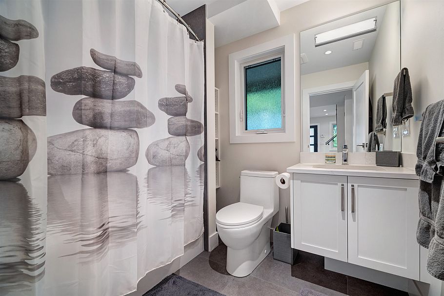 2488 Belloc Street North Vancouver, BC - 27