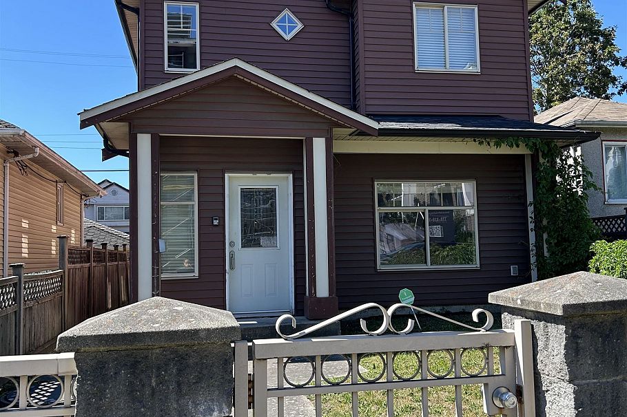 8463 Oak Street Vancouver, BC - 2