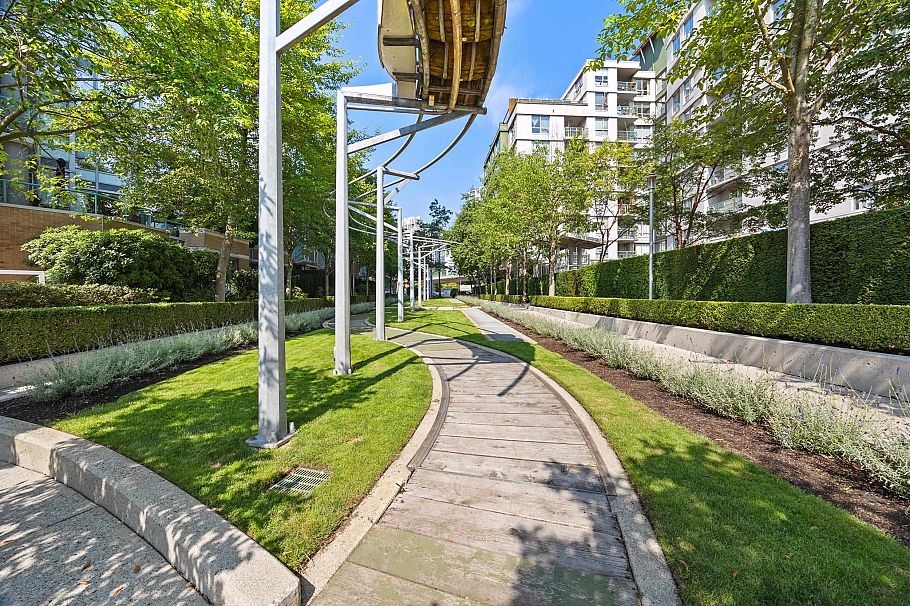 1901 1033 Marinaside Crescent Vancouver, BC - 33