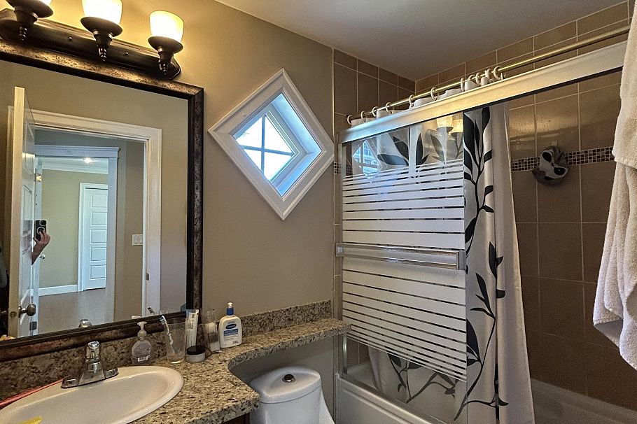 8463 Oak Street Vancouver, BC - 9