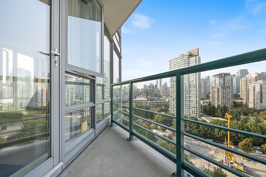 1901 1033 Marinaside Crescent Vancouver, BC - 15