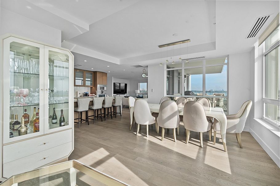 2201 1632 Lions Gate Lane North Vancouver, BC - 4