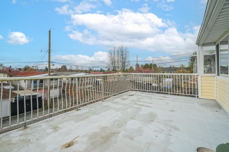 3240 Clive Avenue Vancouver, BC - 21