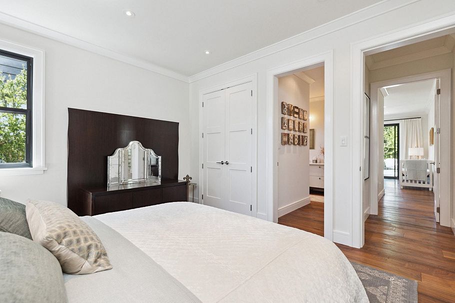 939 Friar Crescent North Vancouver, BC - 27