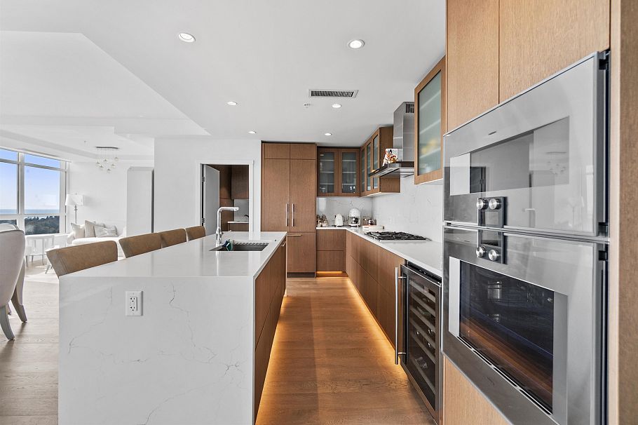 2201 1632 Lions Gate Lane North Vancouver, BC - 13