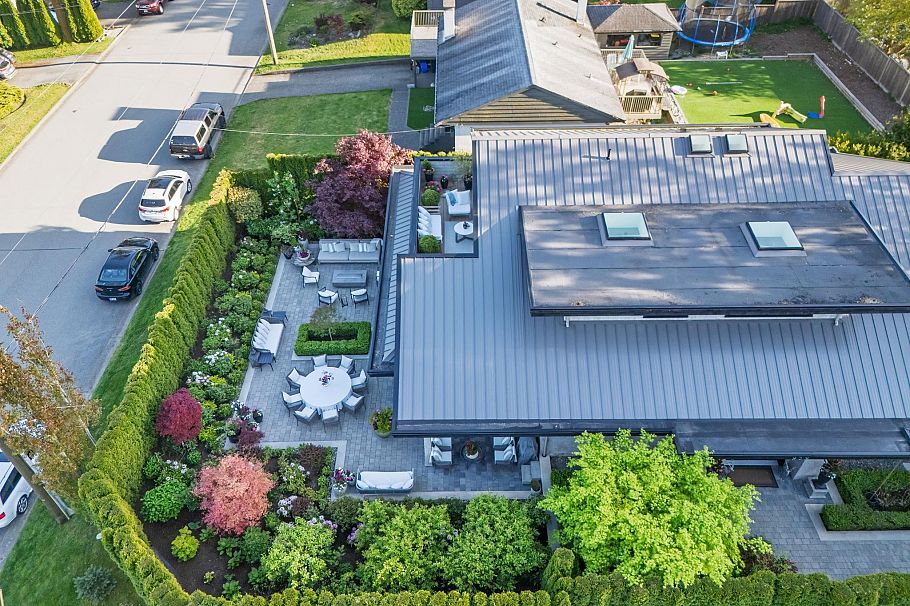 939 Friar Crescent North Vancouver, BC - 37