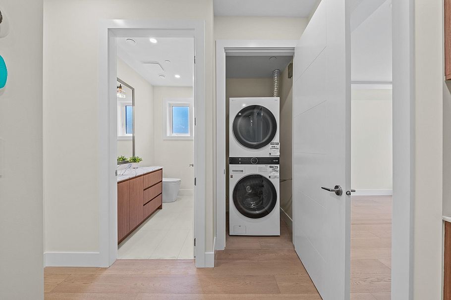 1 4650 Gothard Street Vancouver, BC - 20