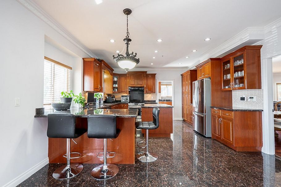 1306 E 60 Avenue Vancouver, BC - 11