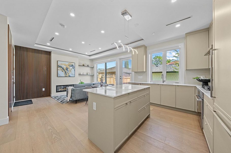 2 4650 Gothard Street Vancouver, BC - 4