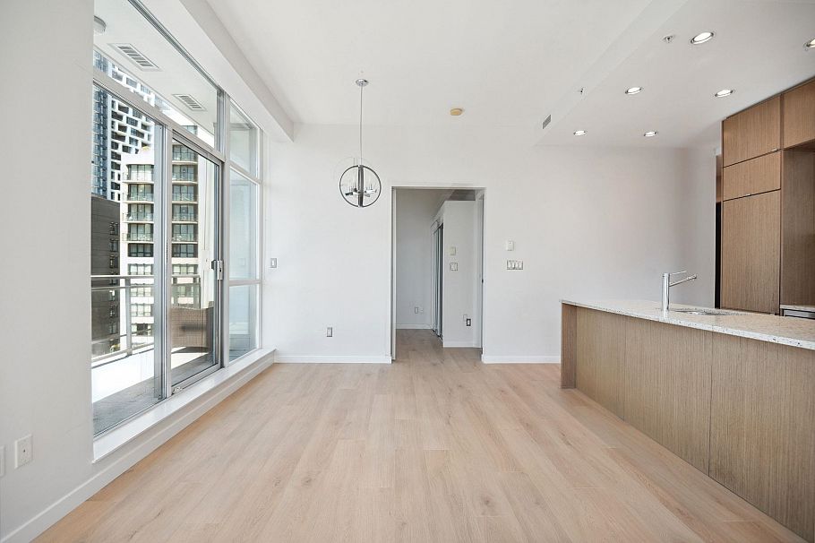 1206 1205 Howe Street Vancouver, BC - 6