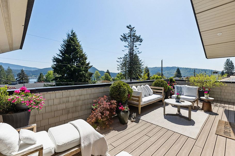 939 Friar Crescent North Vancouver, BC - 20