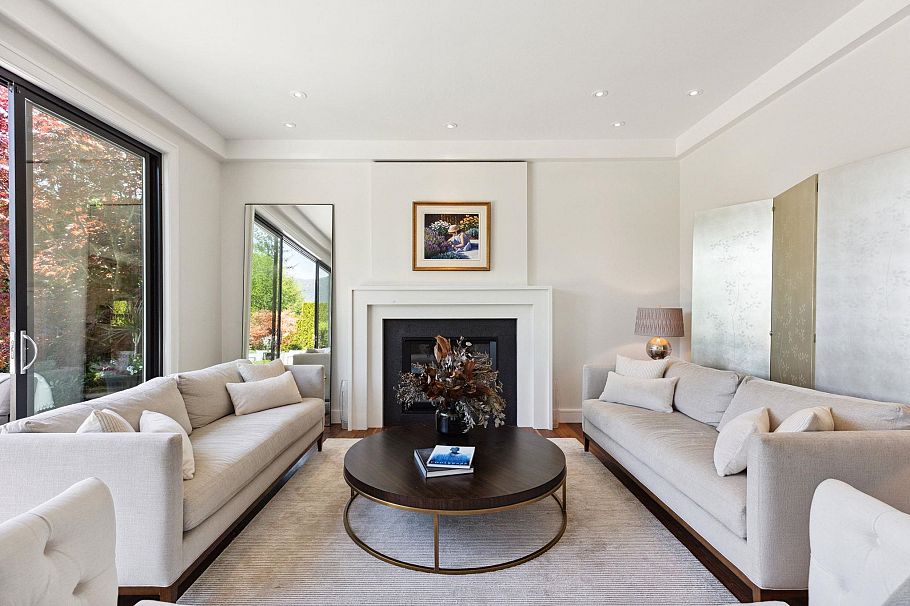 939 Friar Crescent North Vancouver, BC - 12