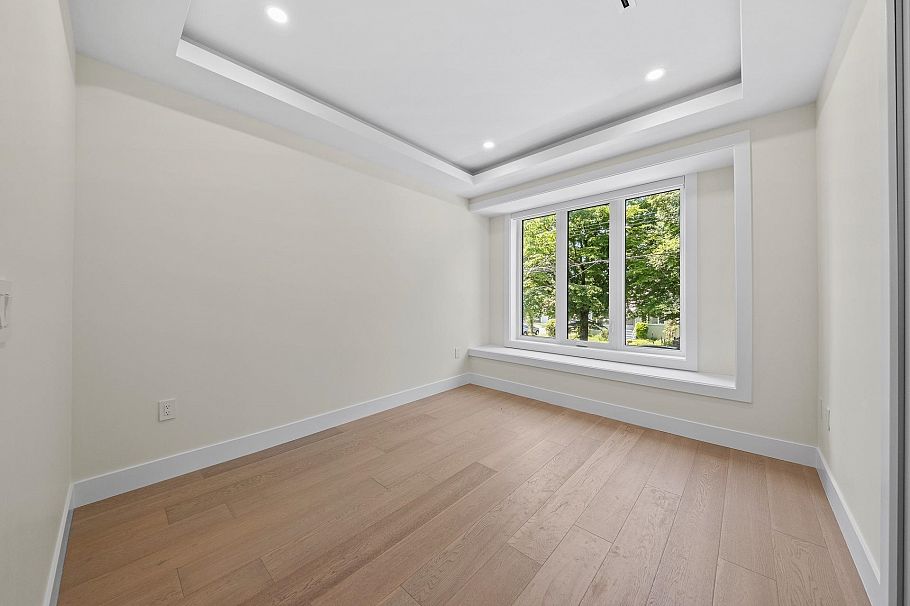 1 4650 Gothard Street Vancouver, BC - 22