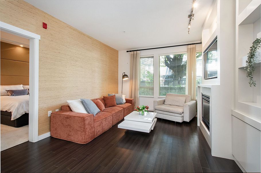 116 119 W 22nd Street North Vancouver, BC - 5