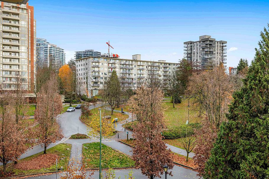 602 683 W Victoria Park North Vancouver, BC - 22
