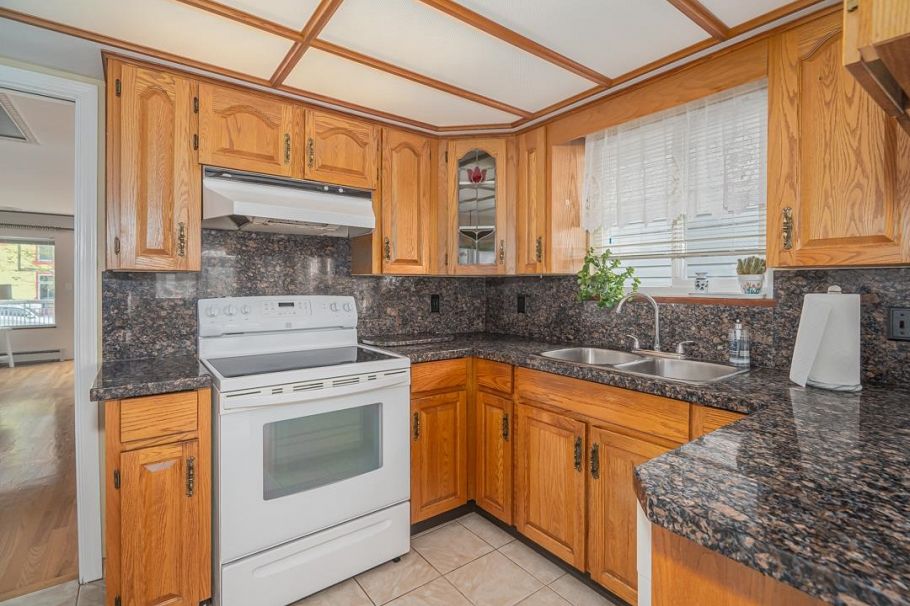 3240 Clive Avenue Vancouver, BC - 14