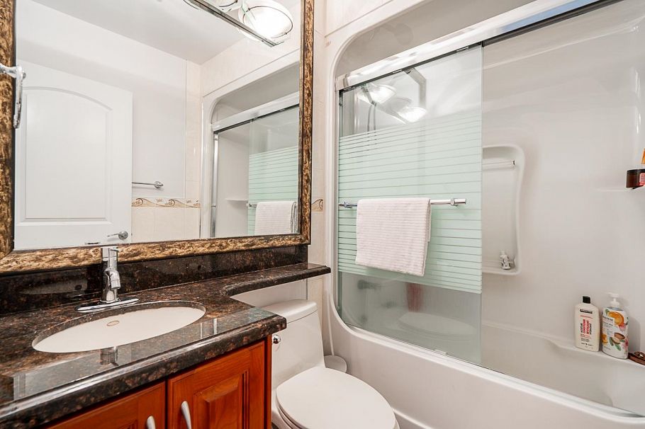 1306 E 60 Avenue Vancouver, BC - 16