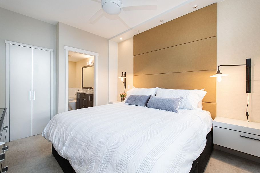 116 119 W 22nd Street North Vancouver, BC - 18