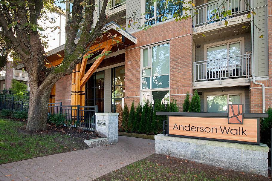 116 119 W 22nd Street North Vancouver, BC - 1