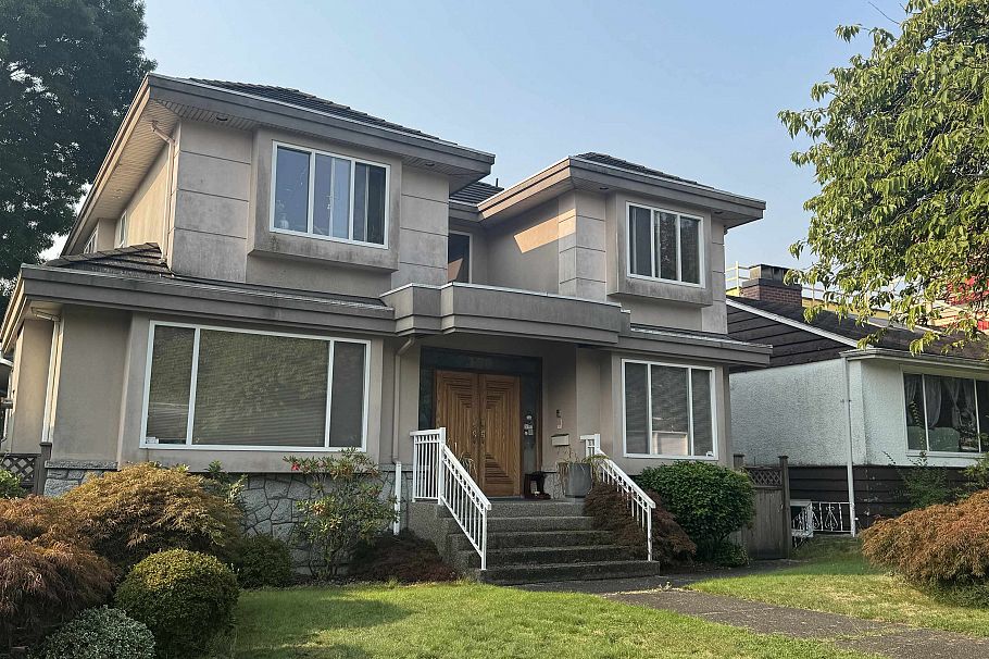 150 W 44th Avenue Vancouver, BC - 1